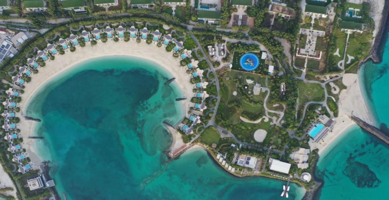 Nurai Island, Saadiyat Ξενοδοχείο Αμπού Ντάμπι Εξωτερικό φωτογραφία Aerial view of the Atlantis Paradise Island resort, with the location of the Atlantis Water Park highlighted in blue
